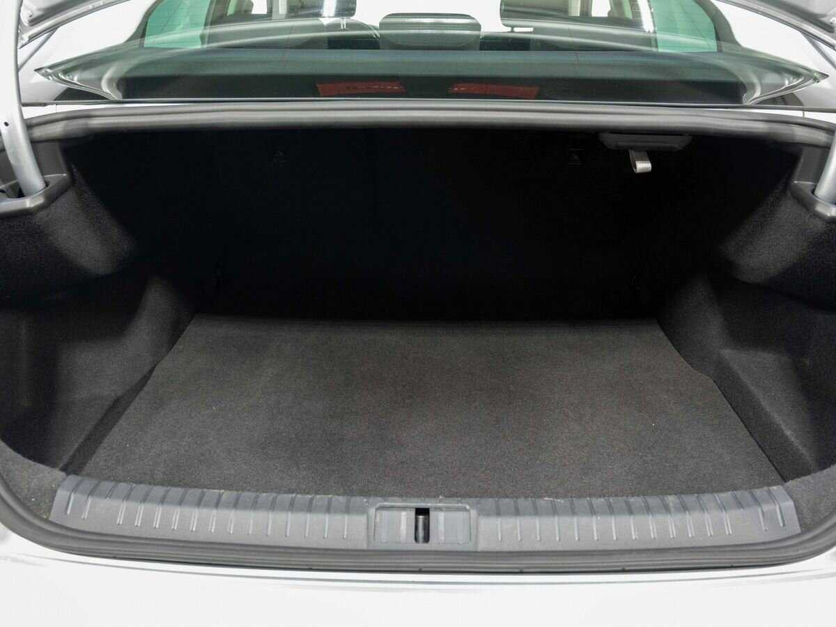 Volkswagen Passat с пробегом — 2017 год. Фото: #24