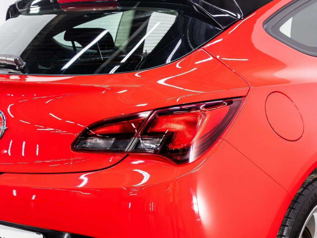 Opel Astra с пробегом — 2012 год. Фото: #22