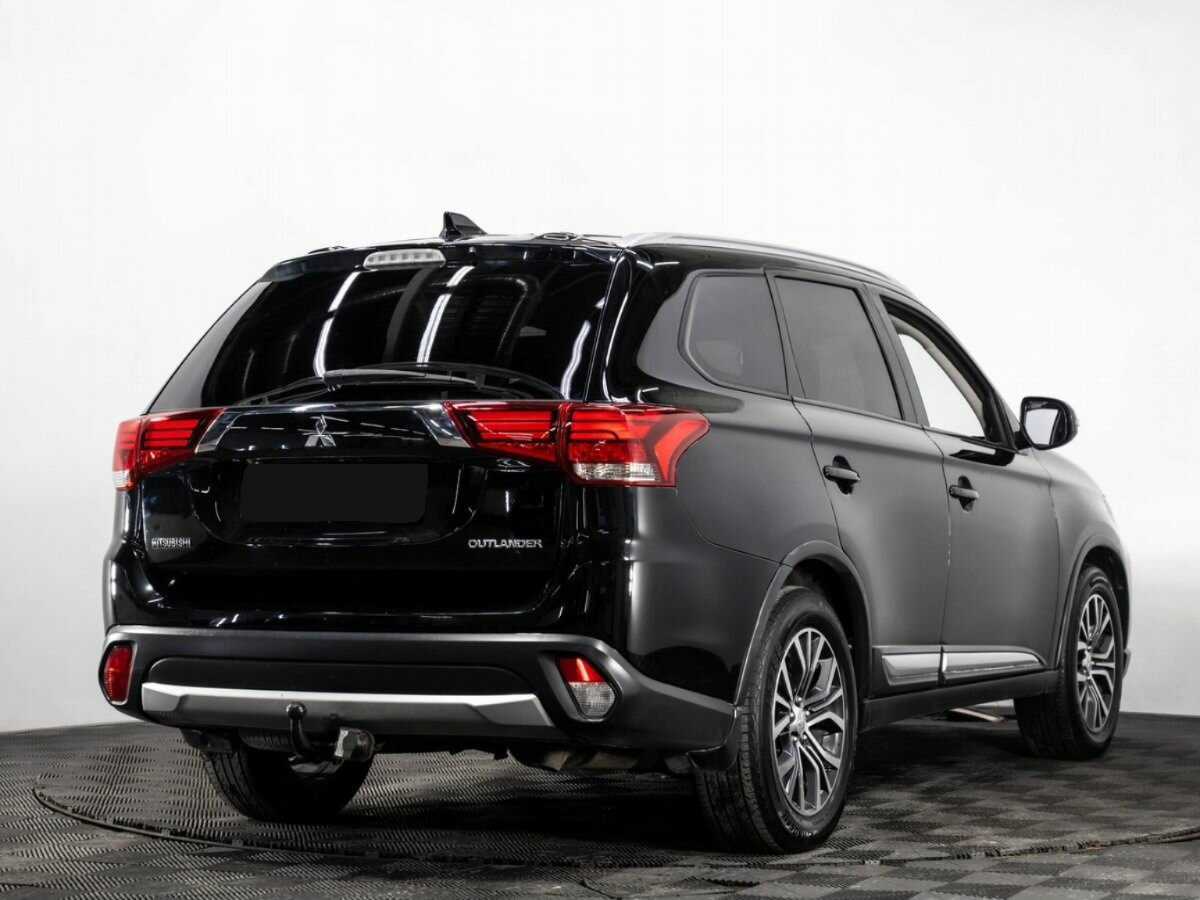 Mitsubishi Outlander с пробегом — 2017 год. Фото: #3