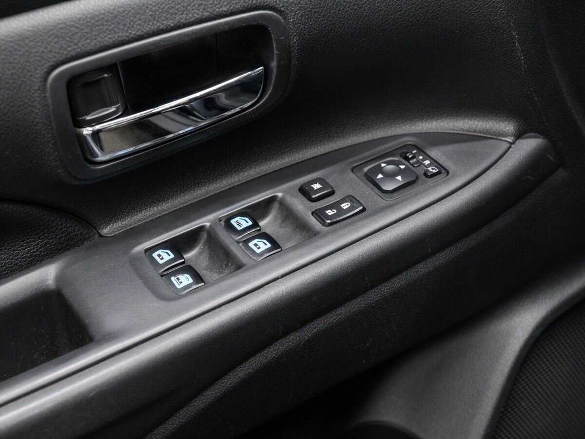 Mitsubishi Outlander с пробегом — 2017 год. Фото: #14