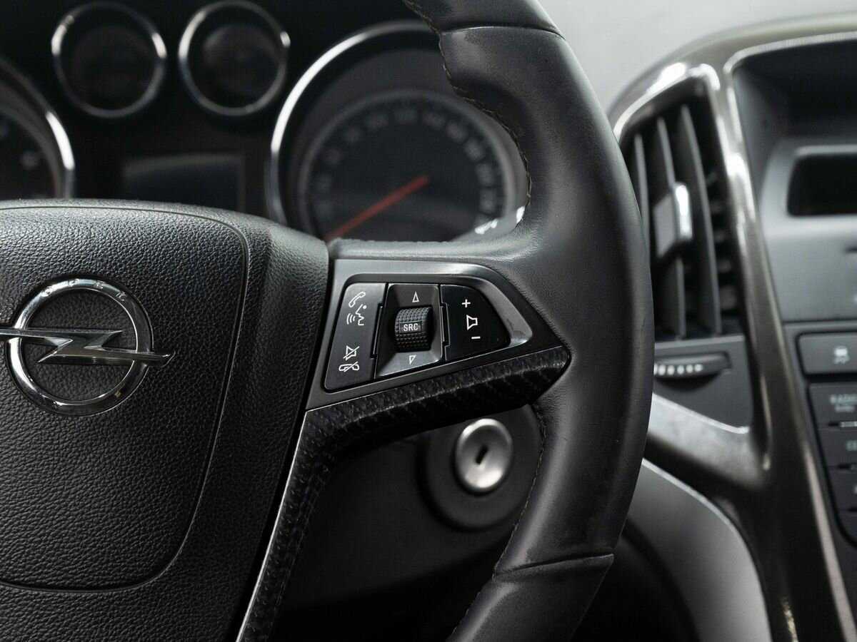Opel Astra с пробегом — 2013 год. Фото: #14