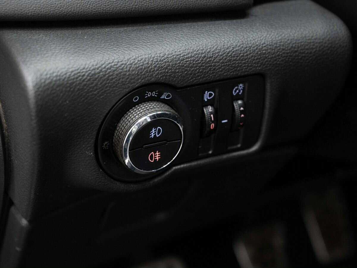 Opel Astra с пробегом — 2013 год. Фото: #17