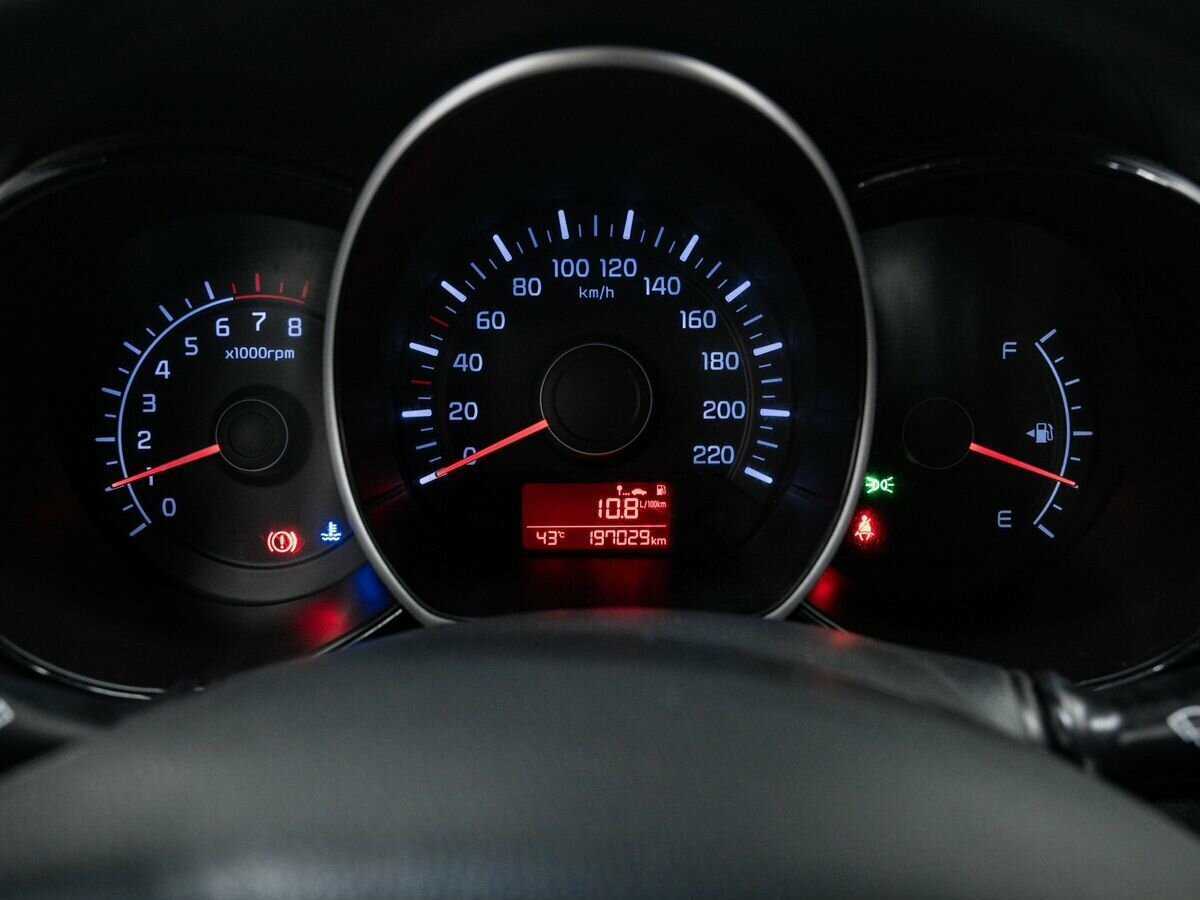 Kia Rio с пробегом — 2015 год. Фото: #21