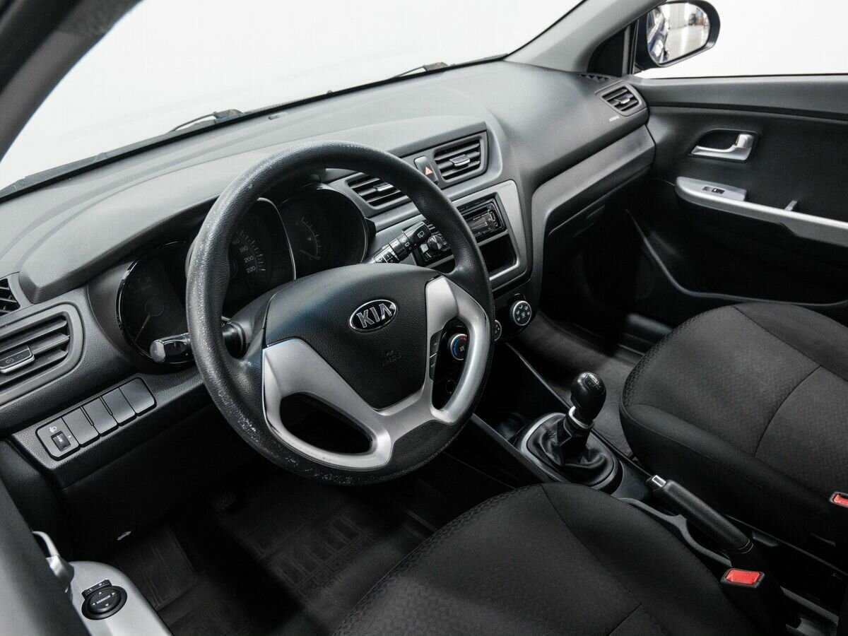 Kia Rio с пробегом — 2015 год. Фото: #12