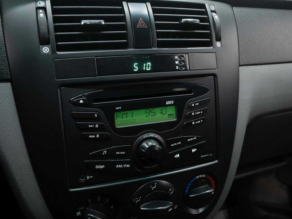 Daewoo Gentra с пробегом — 2013 год. Фото: #17