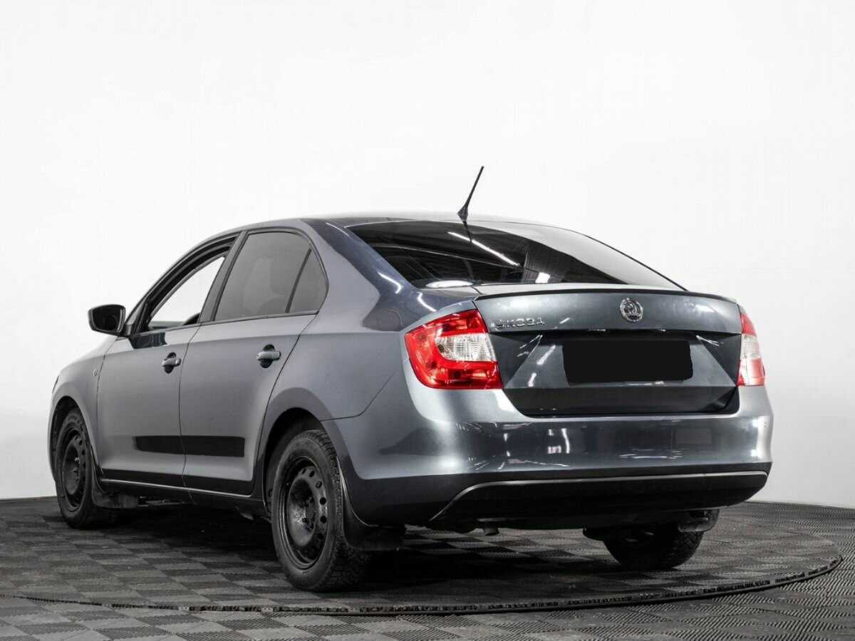 Skoda Rapid с пробегом — 2014 год. Фото: #5