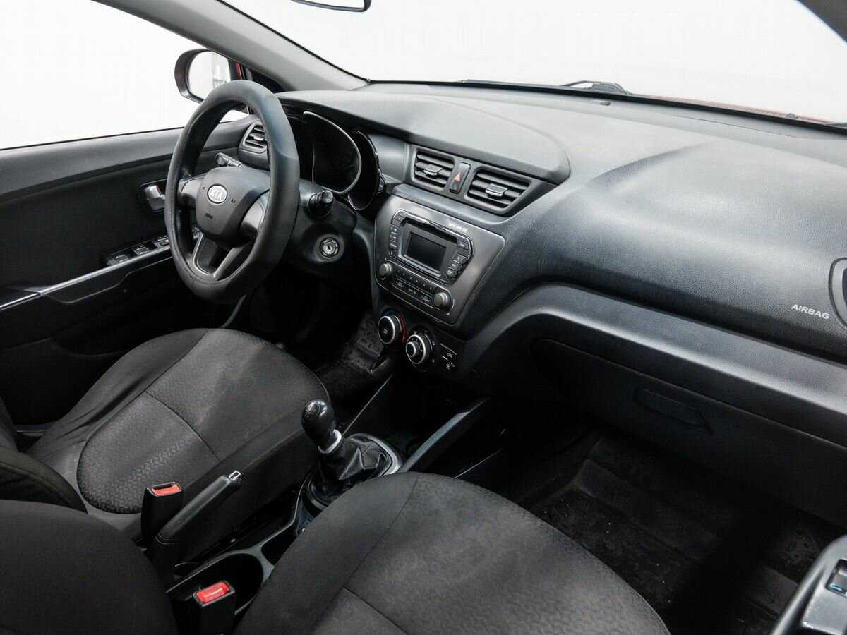 Kia Rio с пробегом — 2012 год. Фото: #7