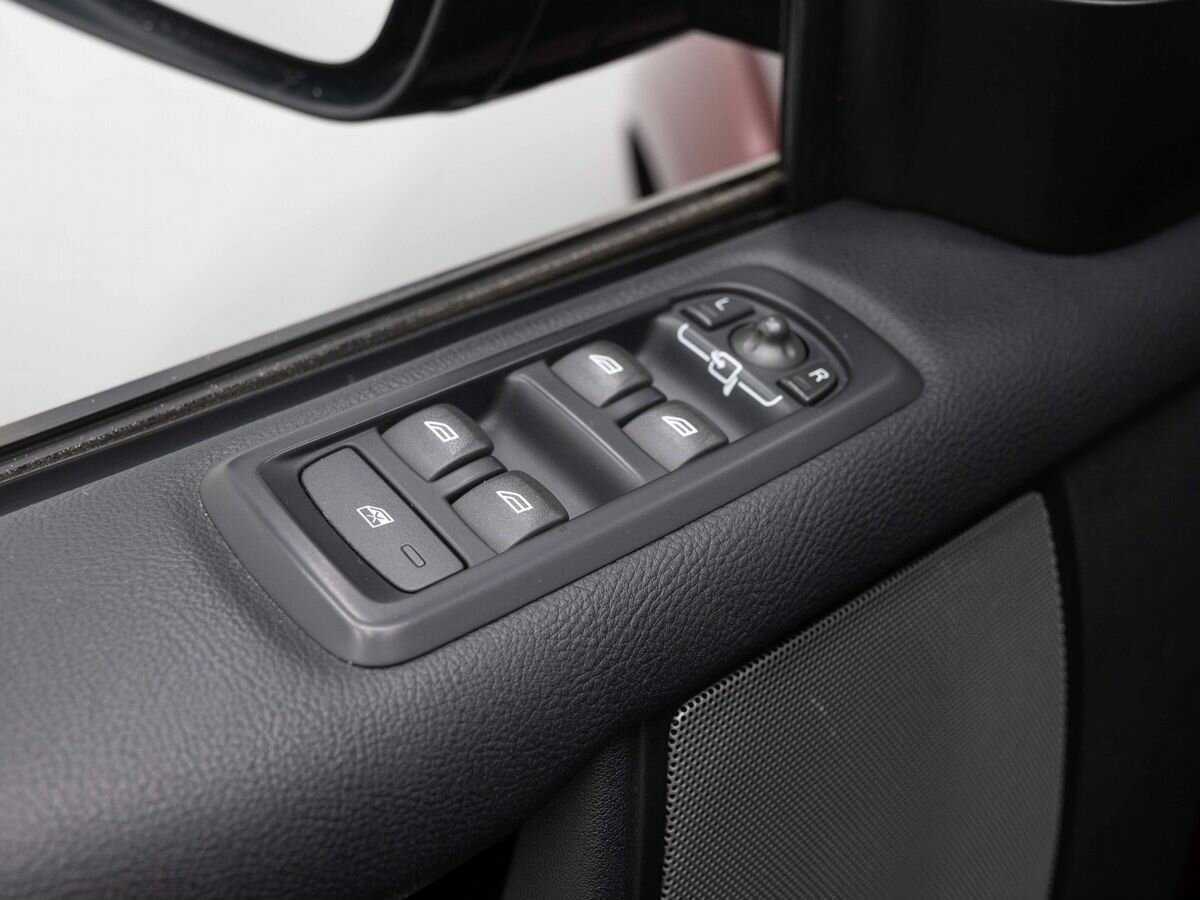 Land Rover Discovery с пробегом — 2014 год. Фото: #20