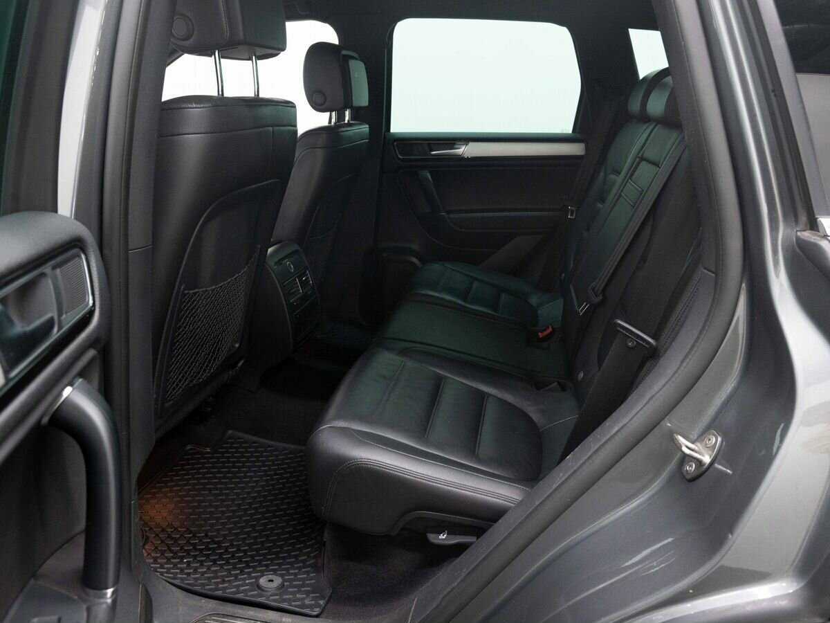 Volkswagen Touareg с пробегом — 2017 год. Фото: #8