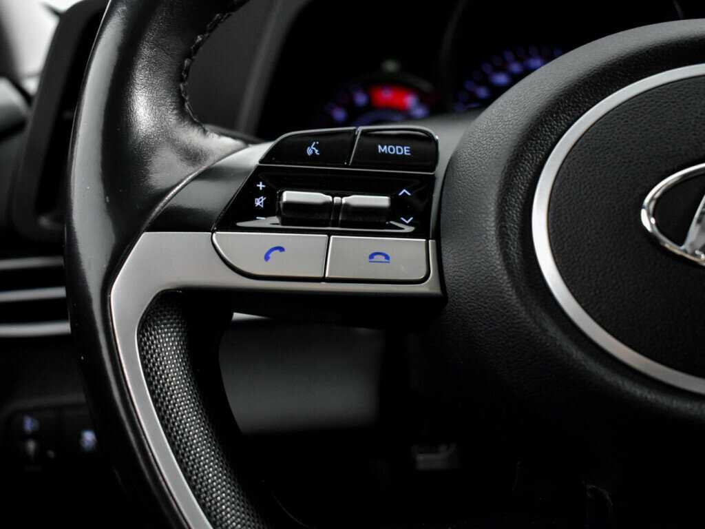 Hyundai Elantra с пробегом — 2021 год. Фото: #10