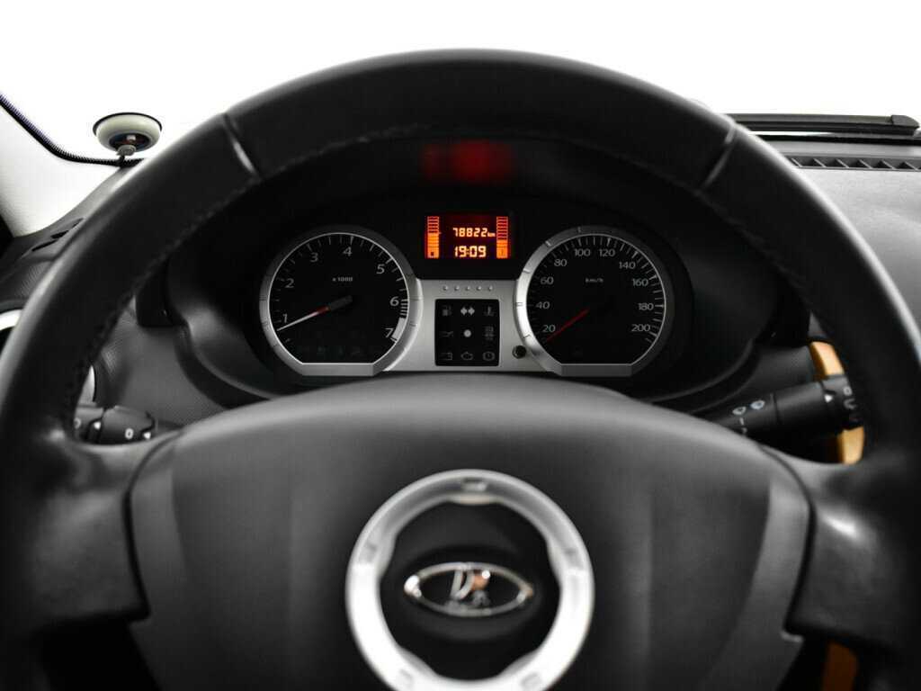 Lada (ВАЗ) Largus с пробегом — 2016 год. Фото: #10