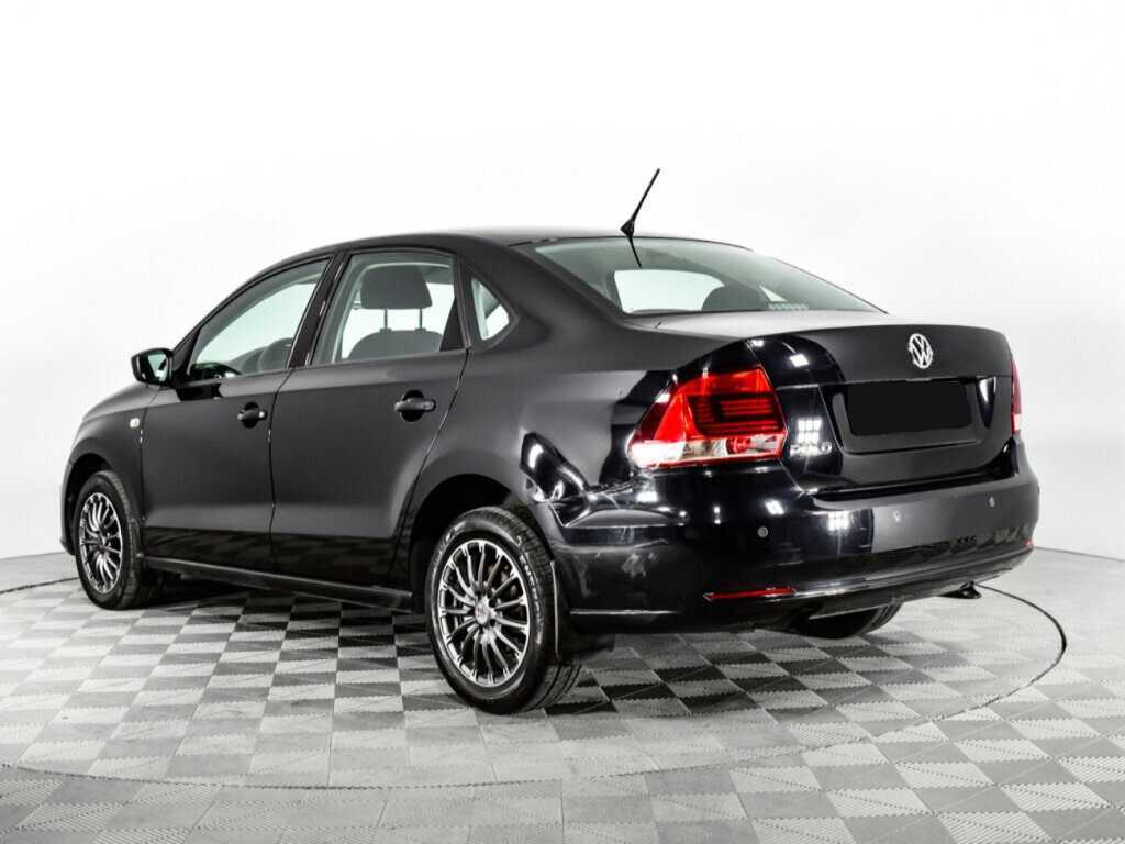 Volkswagen Polo с пробегом — 2015 год. Фото: #6