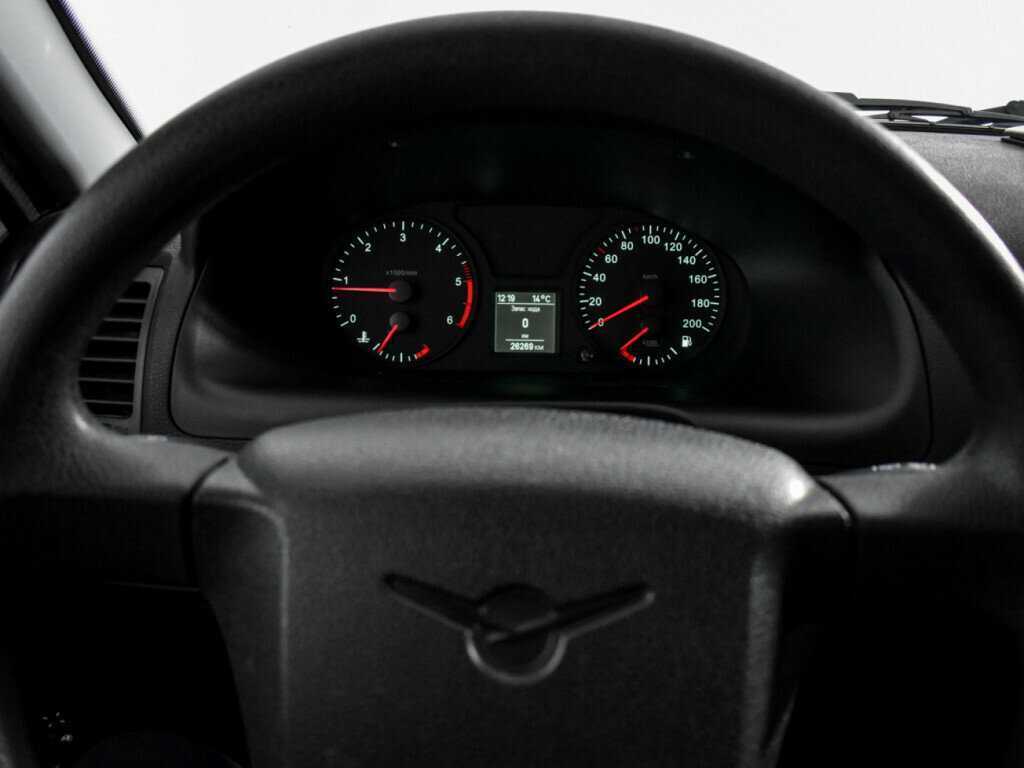 УАЗ Patriot с пробегом — 2015 год. Фото: #15