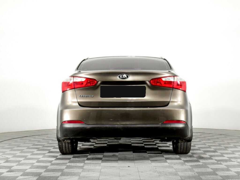 Kia Cerato с пробегом — 2015 год. Фото: #5