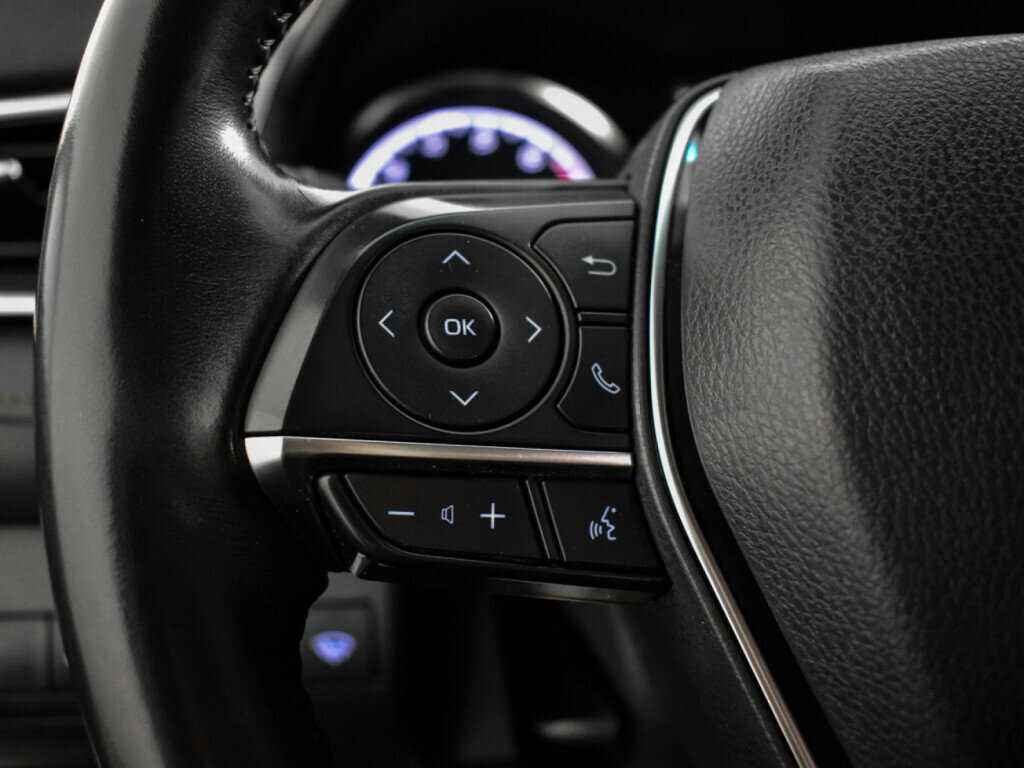 Toyota Camry с пробегом — 2018 год. Фото: #15