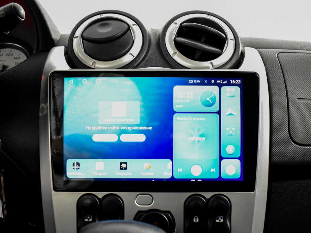 Renault Sandero с пробегом — 2012 год. Фото: #12