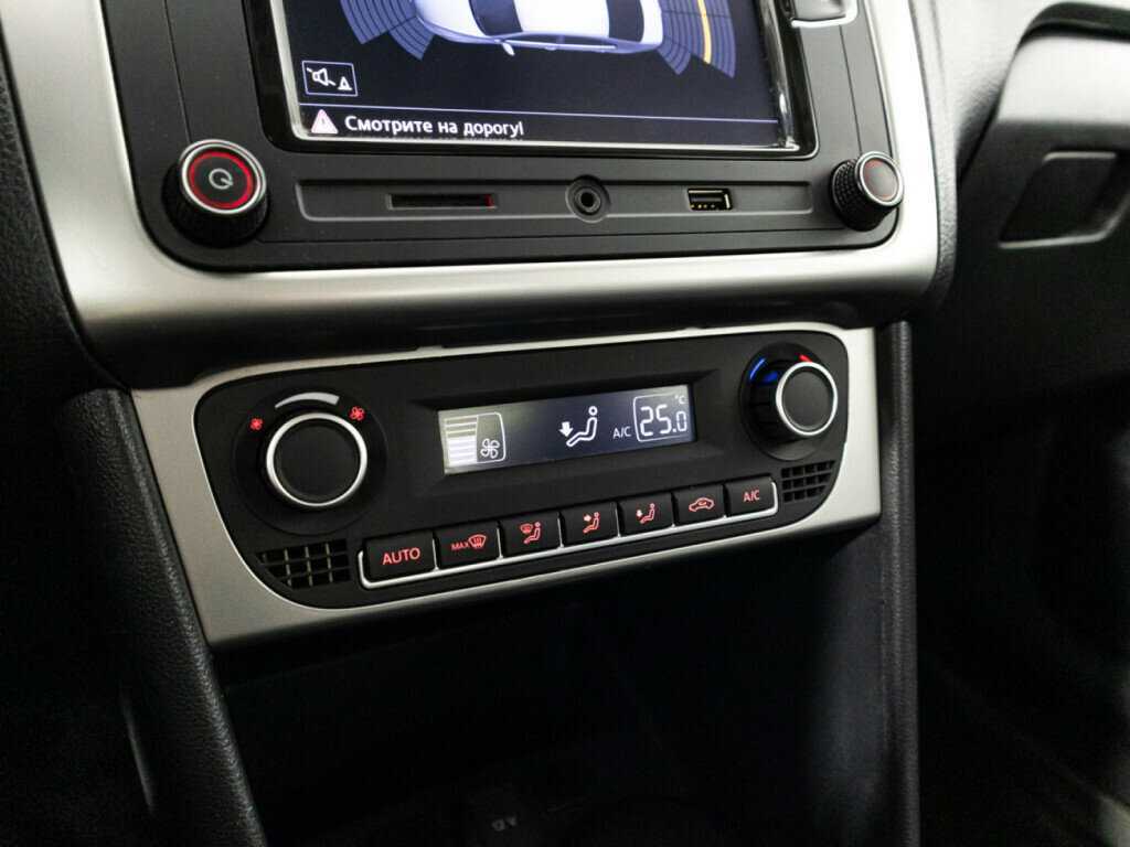 Volkswagen Polo с пробегом — 2018 год. Фото: #15