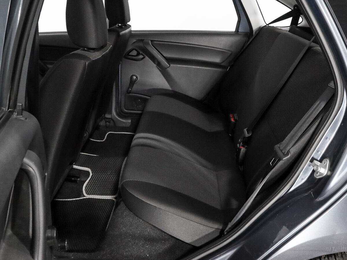 Lada (ВАЗ) Granta с пробегом — 2015 год. Фото: #9