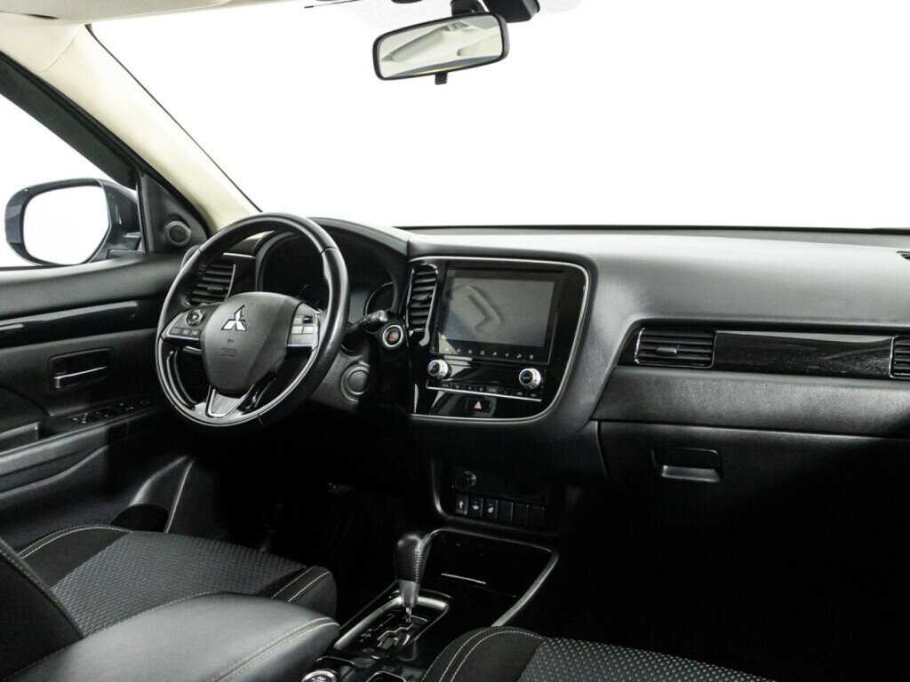 Mitsubishi Outlander с пробегом — 2021 год. Фото: #8