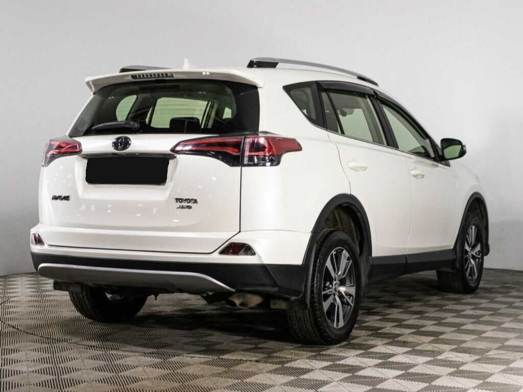 Toyota RAV4 с пробегом — 2016 год. Фото: #4
