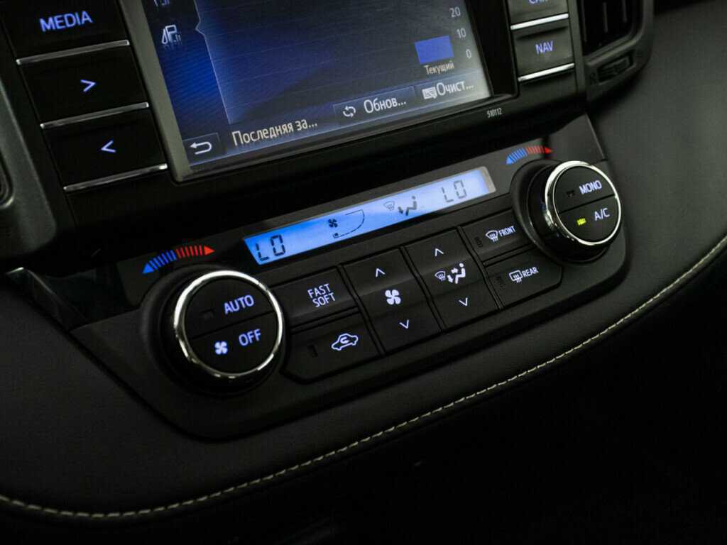 Toyota RAV4 с пробегом — 2016 год. Фото: #16