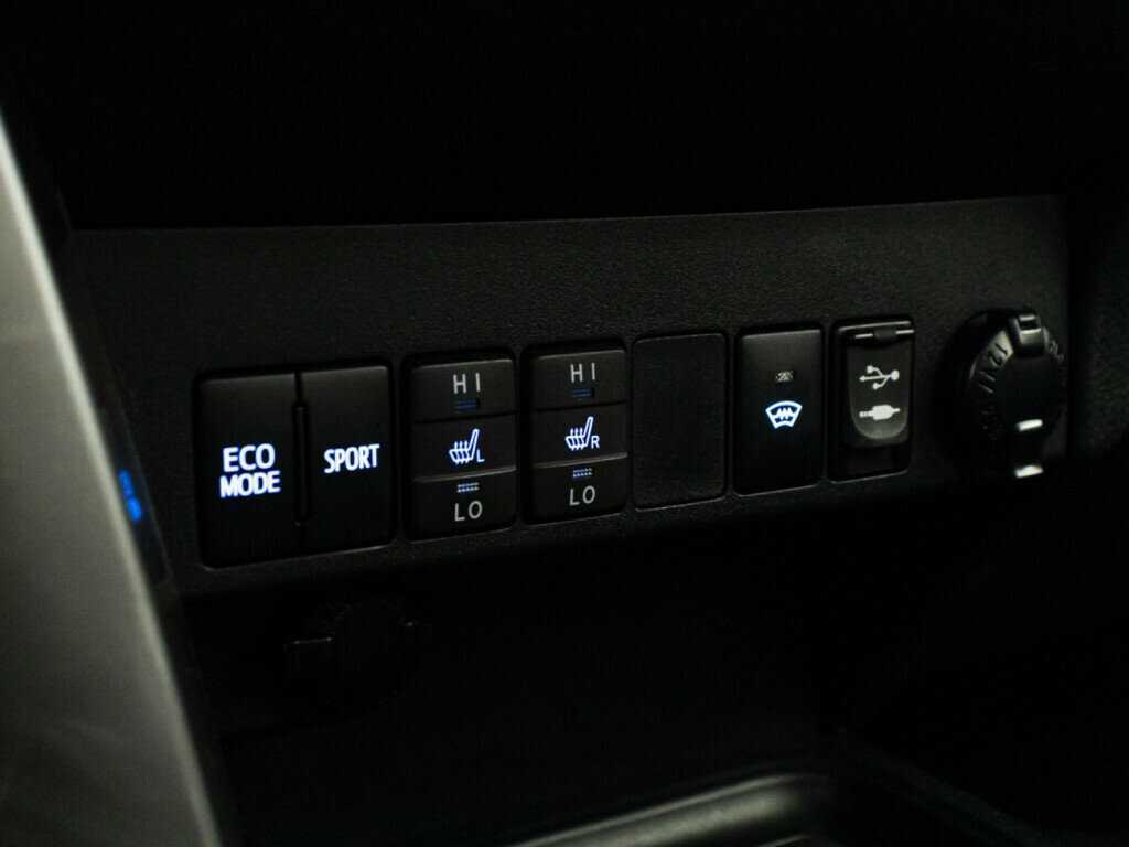 Toyota RAV4 с пробегом — 2016 год. Фото: #17