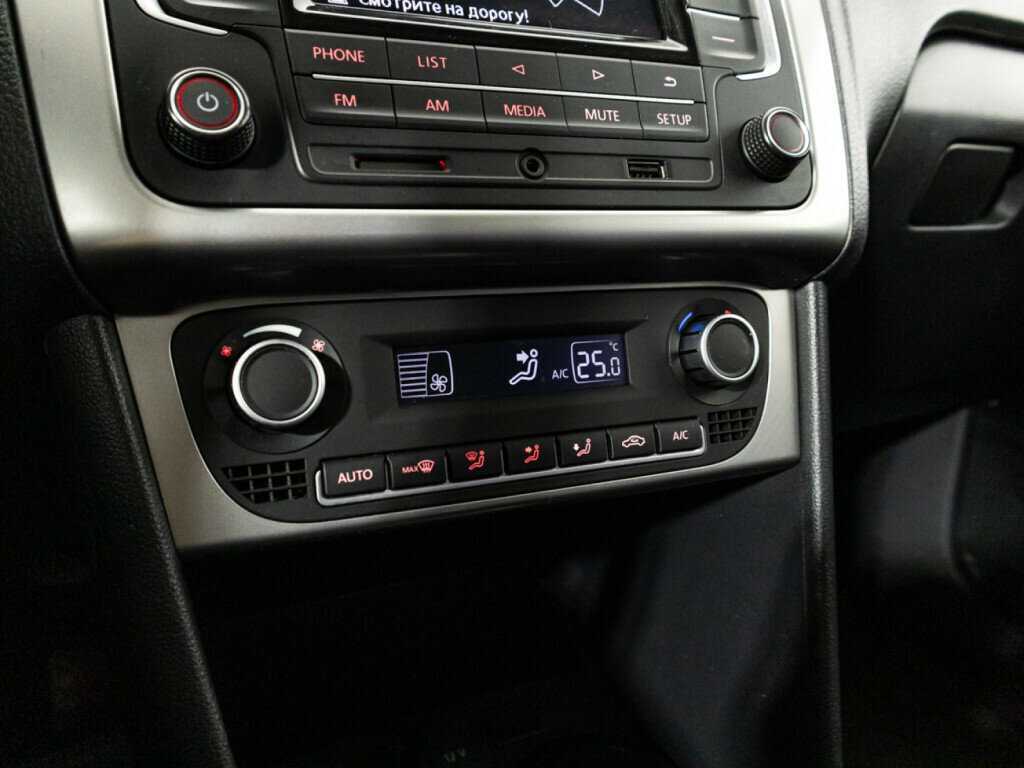 Volkswagen Polo с пробегом — 2017 год. Фото: #15