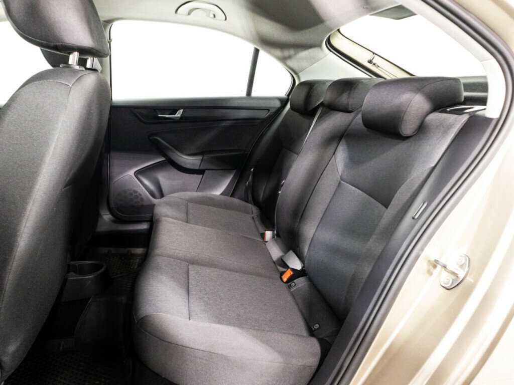 Skoda Rapid с пробегом — 2019 год. Фото: #9
