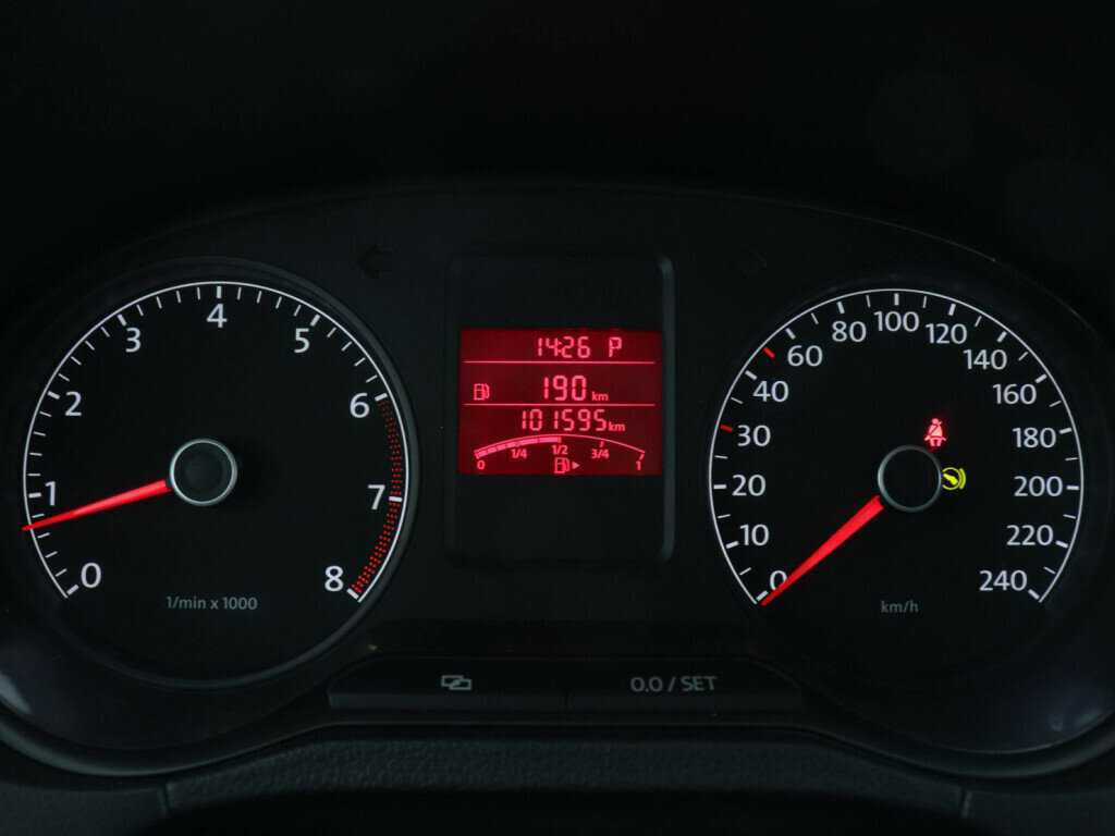 Volkswagen Polo с пробегом — 2013 год. Фото: #10