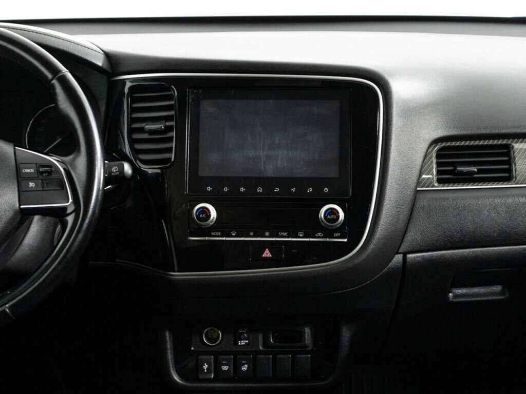 Mitsubishi Outlander с пробегом — 2021 год. Фото: #13