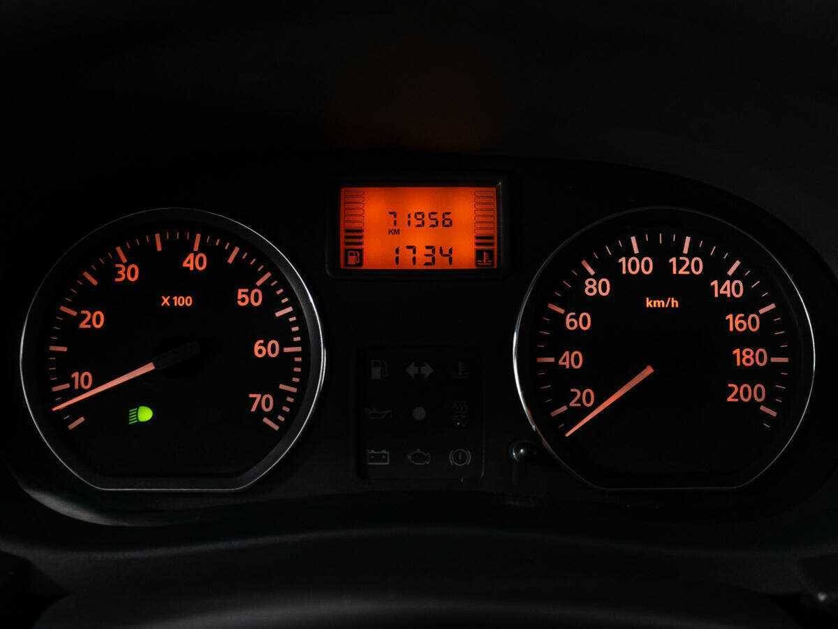 Renault Logan с пробегом — 2014 год. Фото: #11