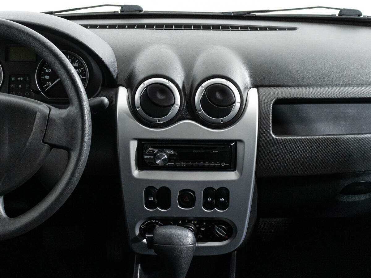 Renault Logan с пробегом — 2014 год. Фото: #13