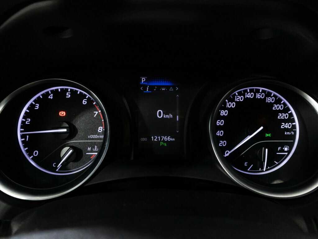 Toyota Camry с пробегом — 2020 год. Фото: #11