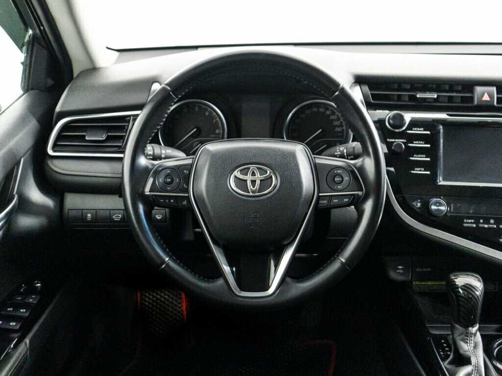 Toyota Camry с пробегом — 2020 год. Фото: #17