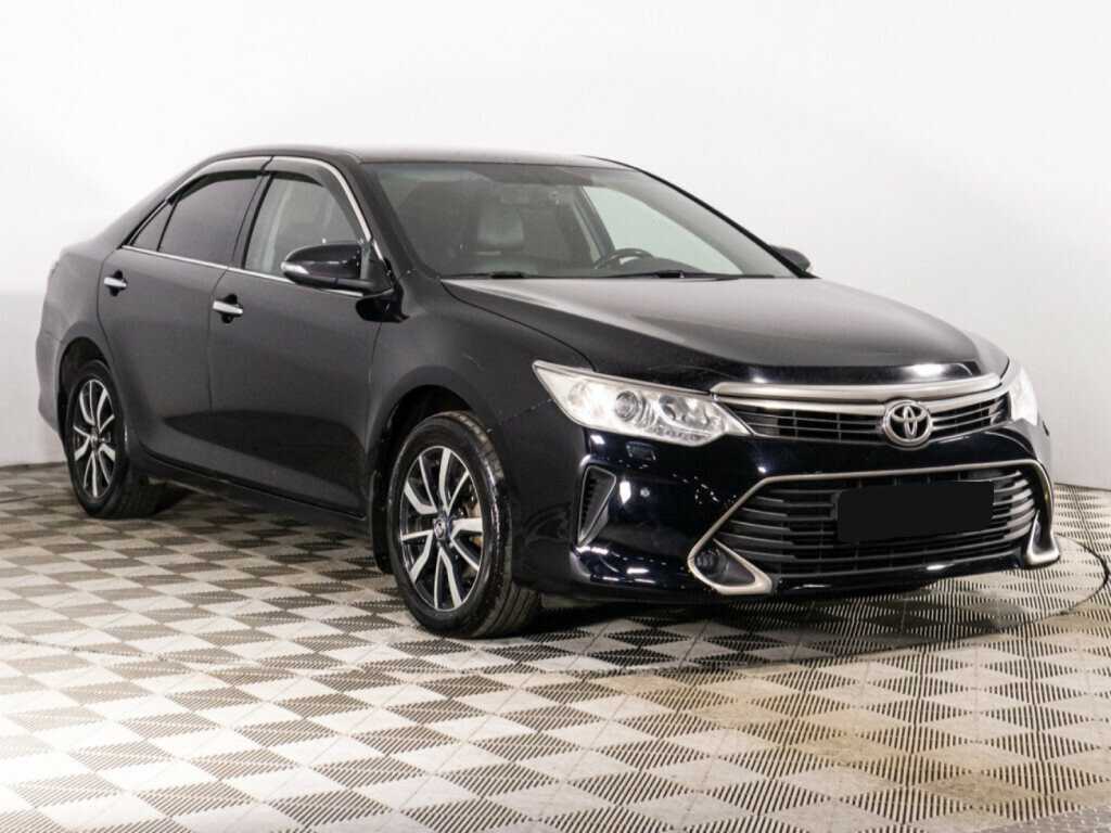 Toyota Camry с пробегом — 2016 год. Фото: #2