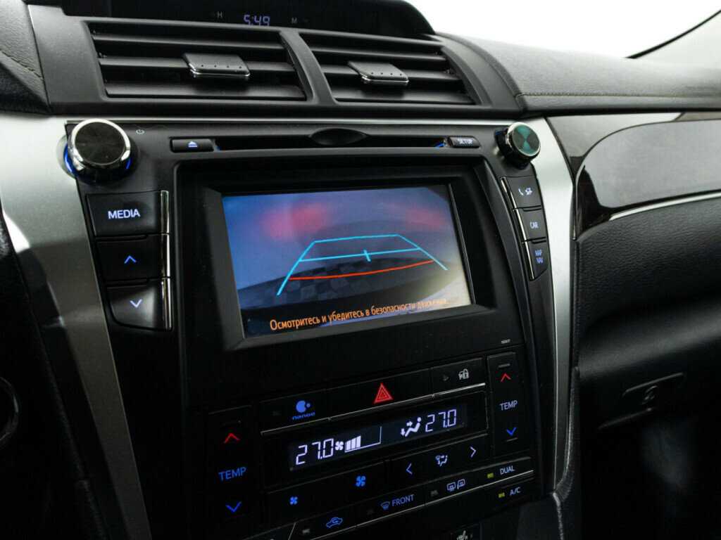 Toyota Camry с пробегом — 2016 год. Фото: #15