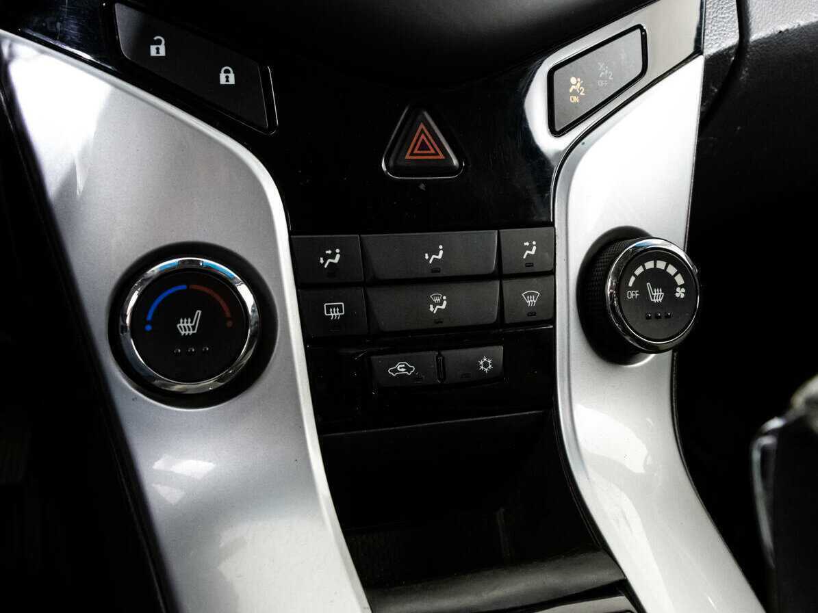 Chevrolet Cruze с пробегом — 2015 год. Фото: #11