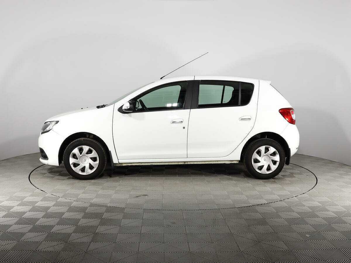 Renault Sandero с пробегом — 2017 год. Фото: #3