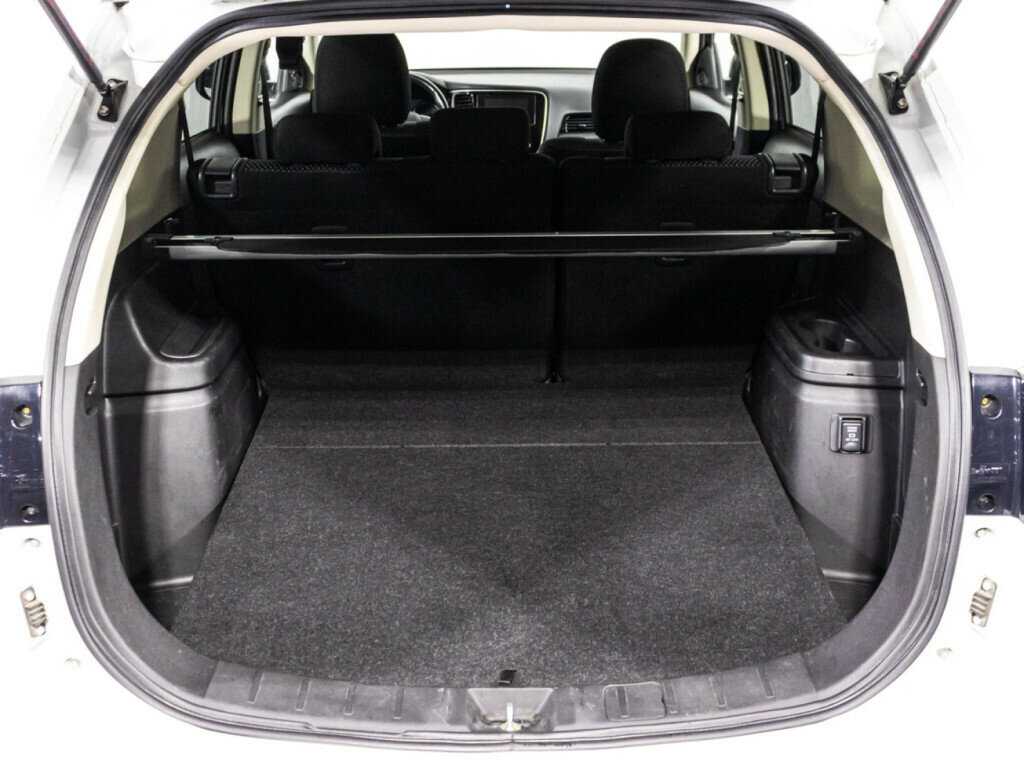 Mitsubishi Outlander с пробегом — 2020 год. Фото: #14