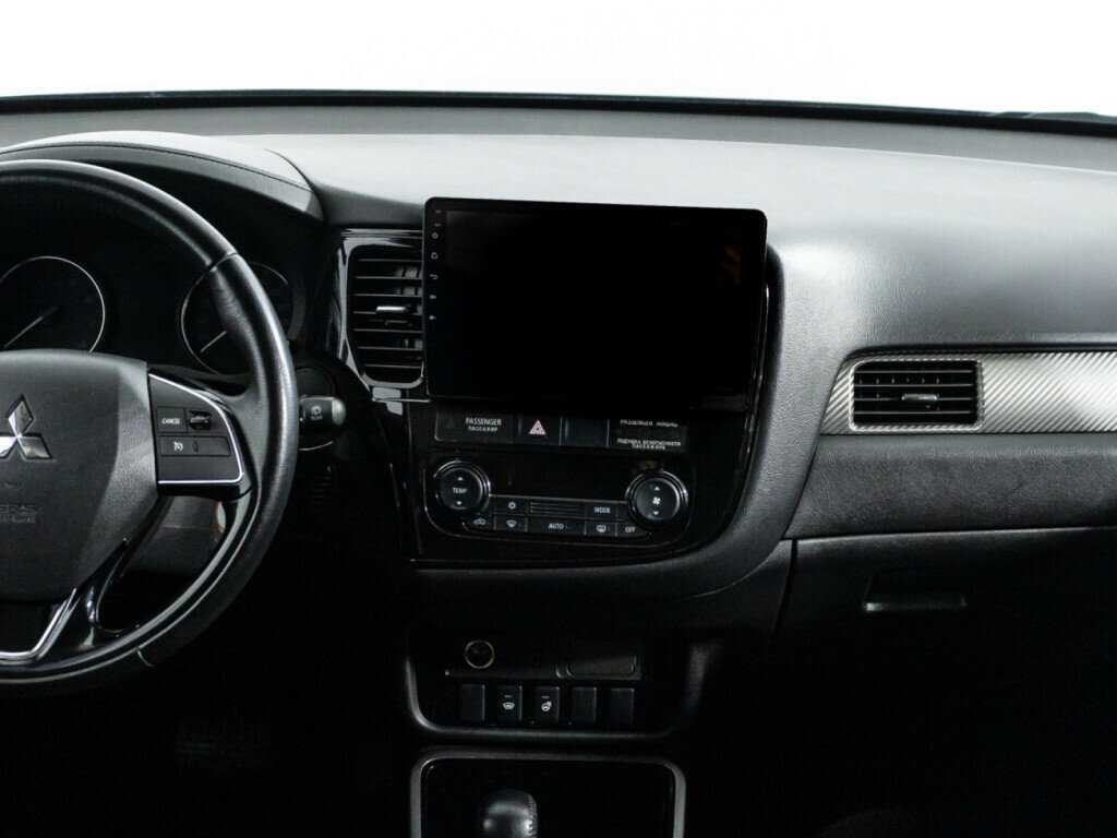 Mitsubishi Outlander с пробегом — 2017 год. Фото: #13