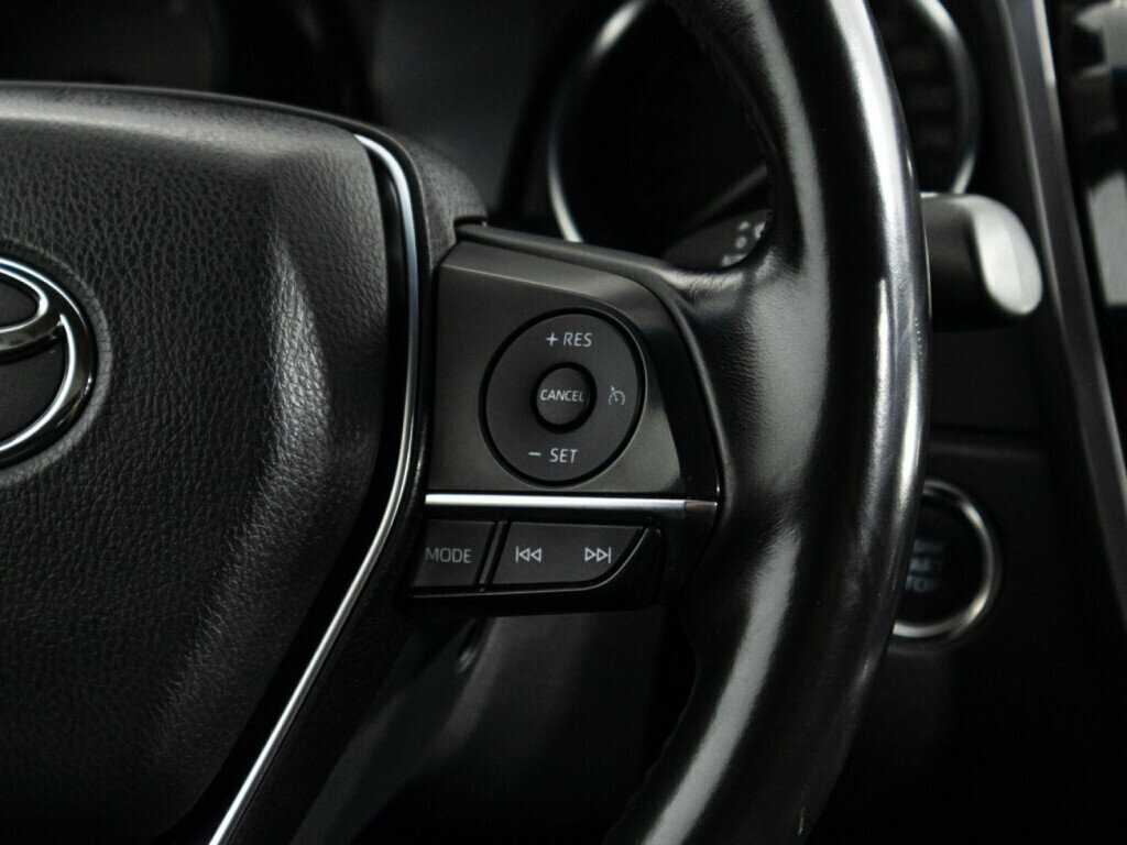 Toyota Camry с пробегом — 2019 год. Фото: #17