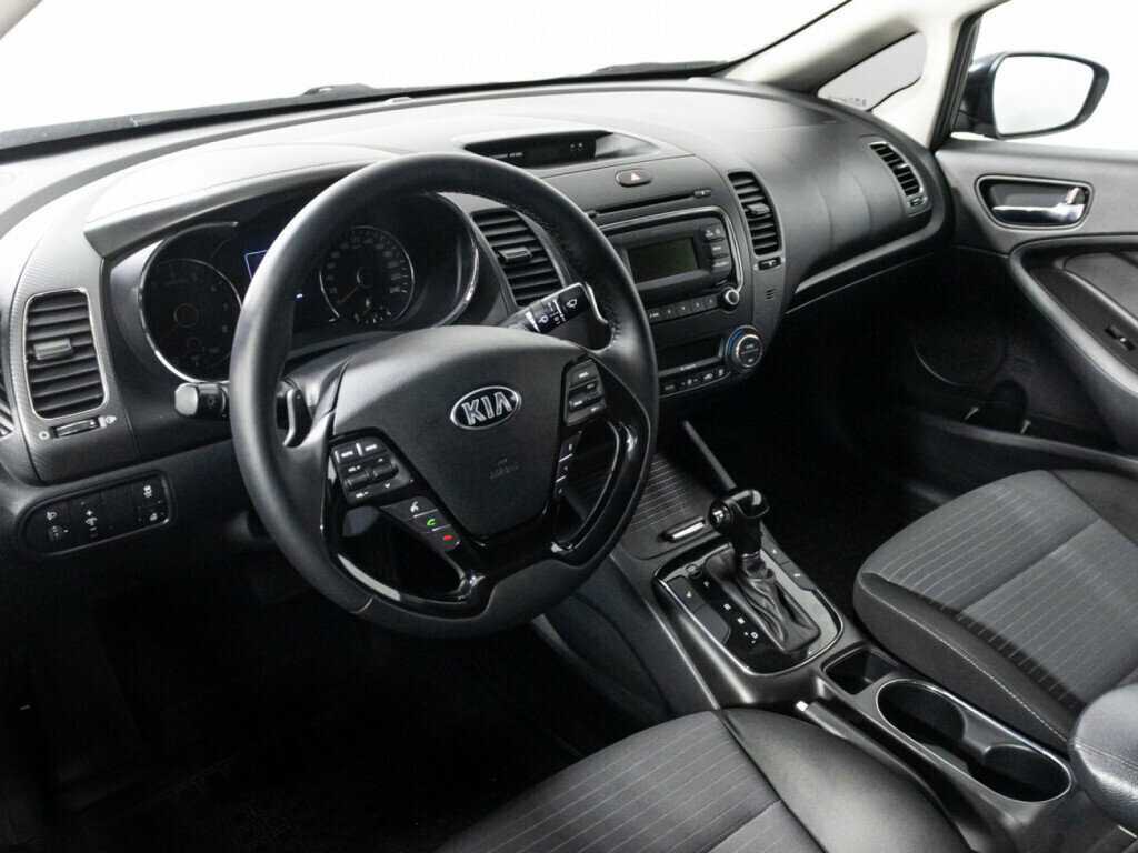 Kia Cerato с пробегом — 2017 год. Фото: #10