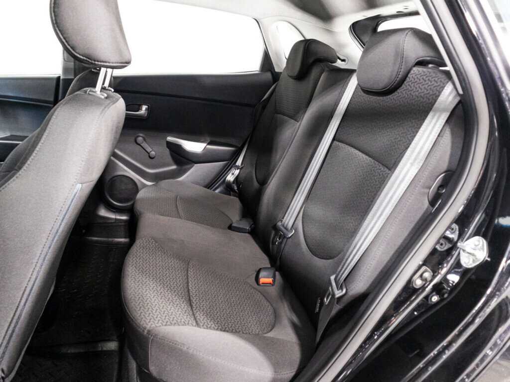 Kia Rio с пробегом — 2014 год. Фото: #9