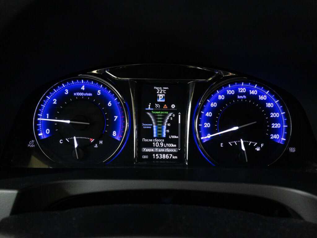 Toyota Camry с пробегом — 2017 год. Фото: #10