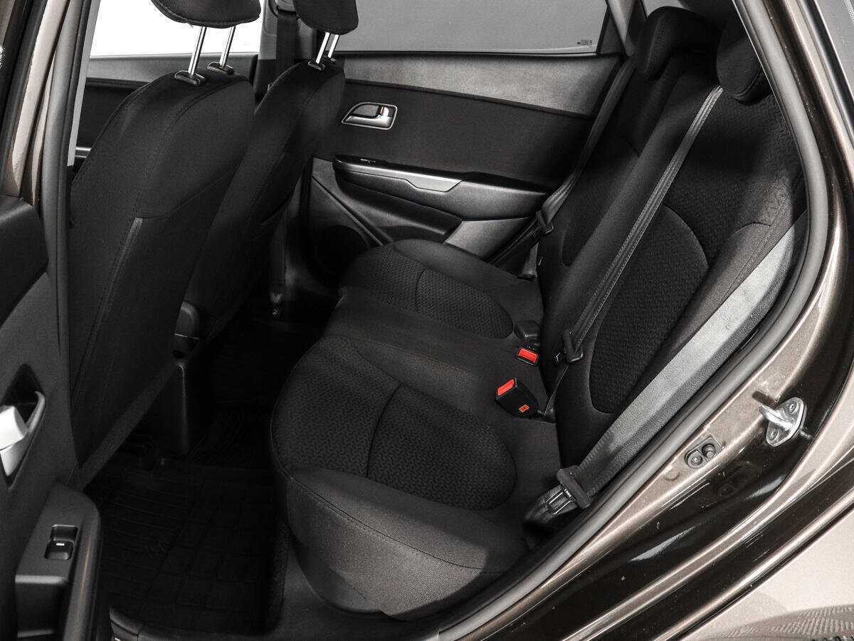 Kia Rio с пробегом — 2016 год. Фото: #9