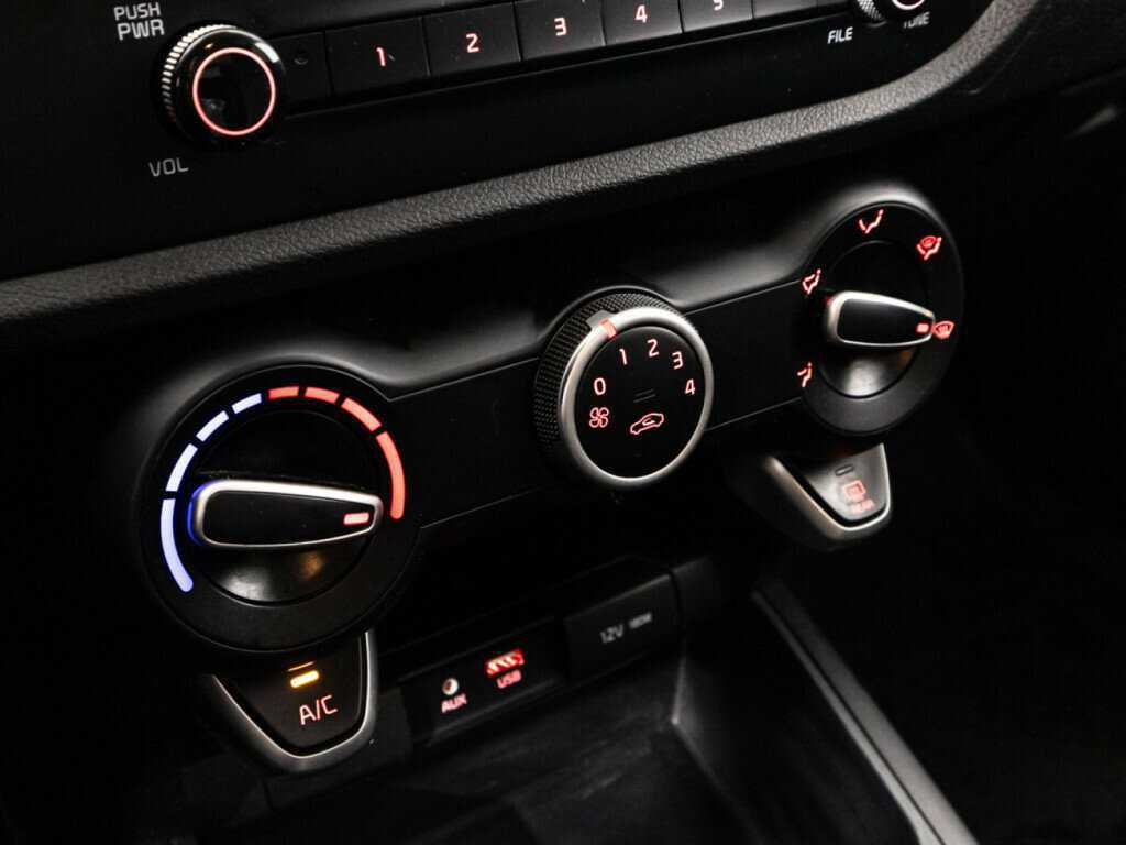 Kia Rio с пробегом — 2018 год. Фото: #14