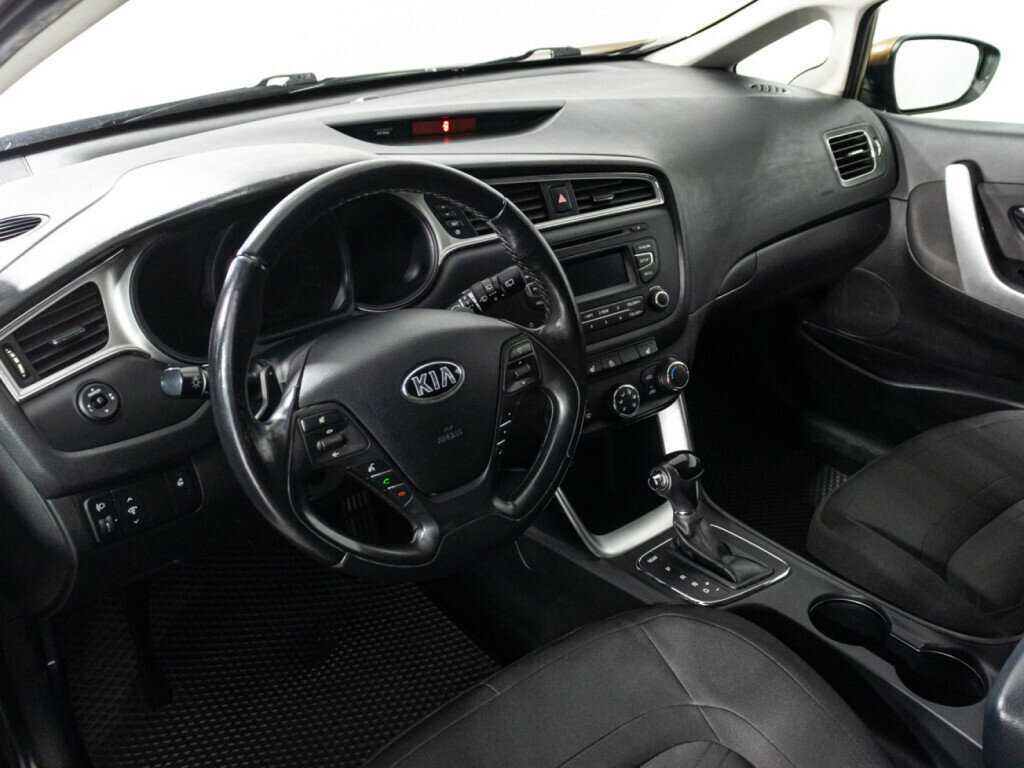 Kia Ceed с пробегом — 2016 год. Фото: #10