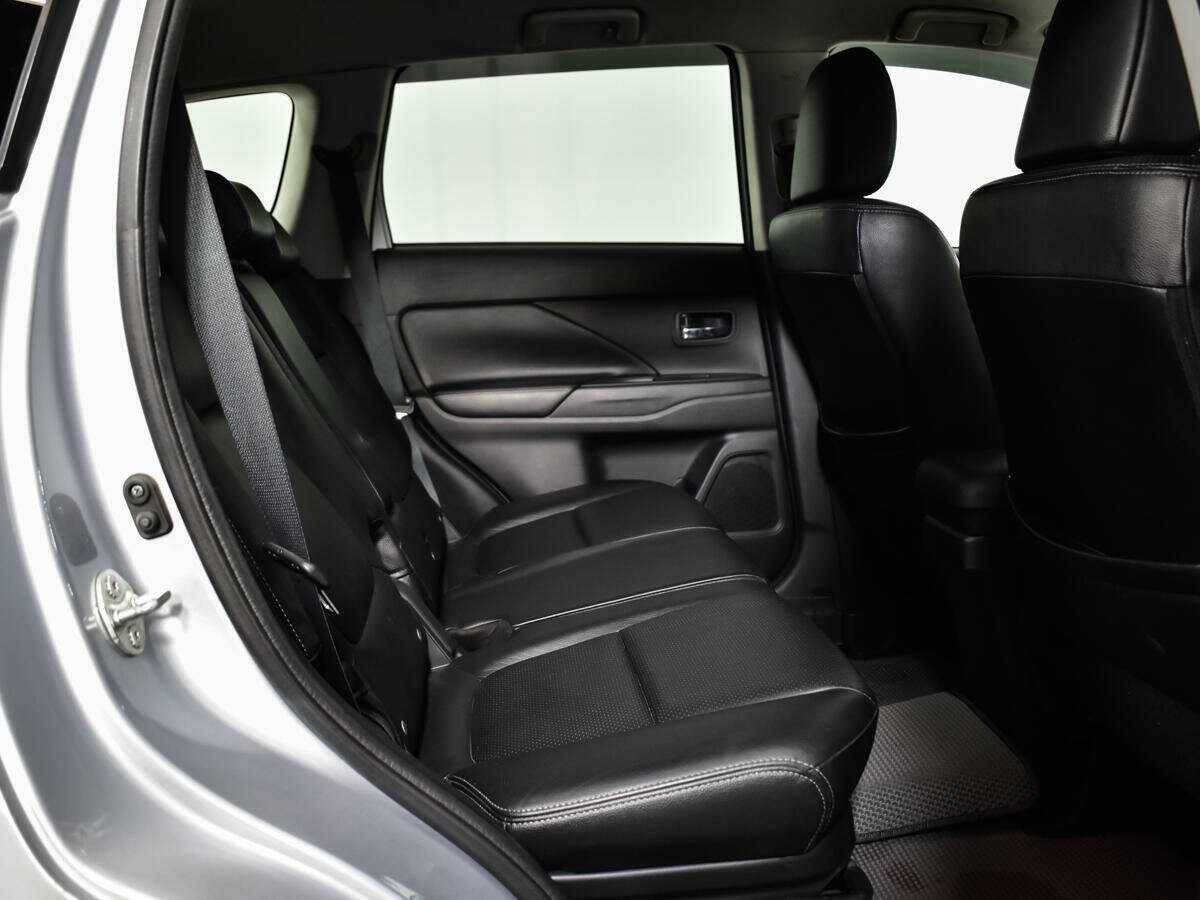 Mitsubishi Outlander с пробегом — 2012 год. Фото: #7