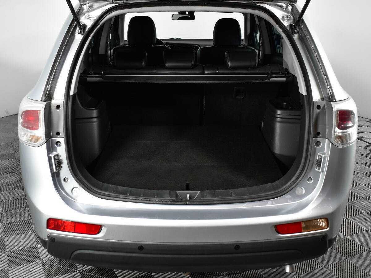 Mitsubishi Outlander с пробегом — 2012 год. Фото: #12