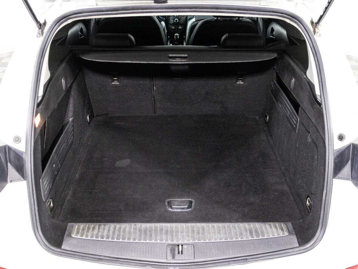 Opel Astra с пробегом — 2015 год. Фото: #14